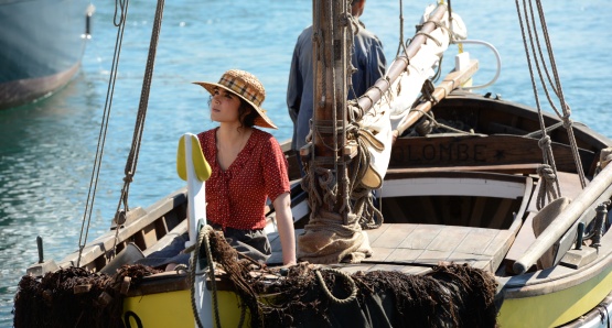 Victoire Bélézy as Fanny in MARIUS, a film by Daniel Auteuil.