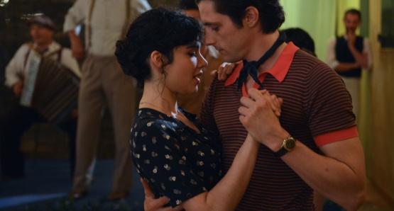 Victoire Bélézy as Fanny and Raphaël Personnaz as Marius in MARIUS, a film by Daniel Auteuil.